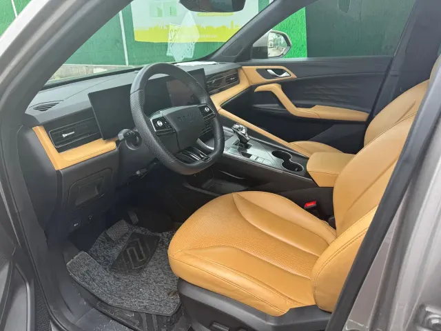 Roewe RX5 — Фото автомобиля 4
