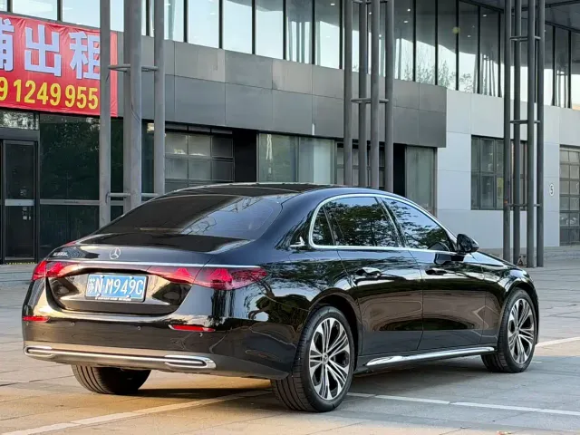 Mercedes-Benz E-Class — Фото автомобиля 5