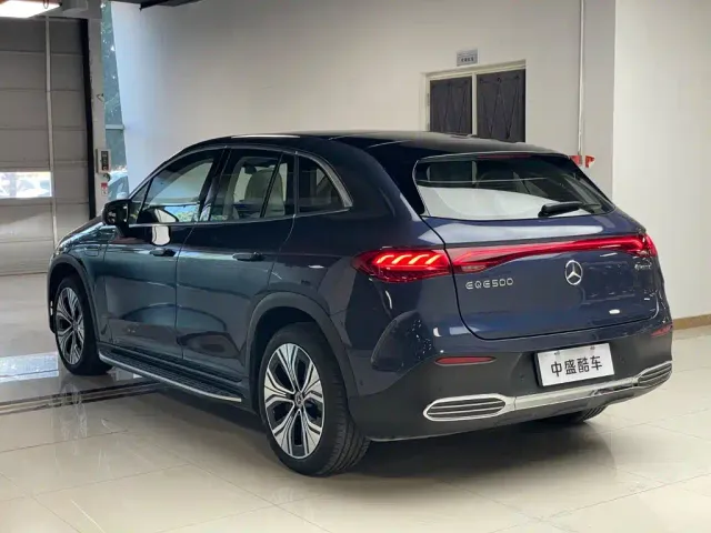 Mercedes-Benz EQE SUV — Фото автомобиля 24