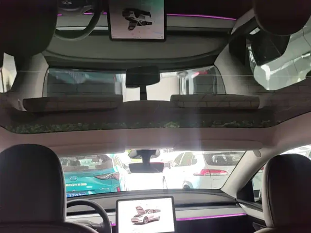 Tesla Model Y — Фото автомобиля 17