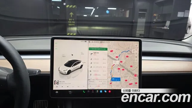 Tesla Model 3 — Фото автомобиля 20