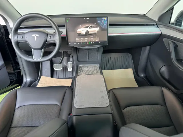 Tesla Model Y — Фото автомобиля 7