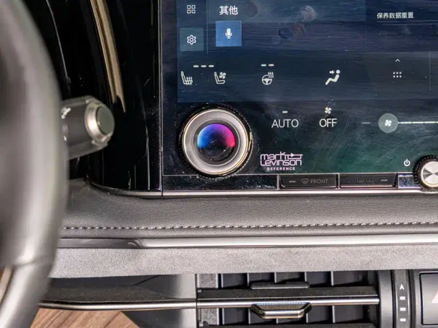 Lexus LM — Фото автомобиля 16