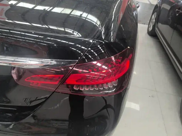 Mercedes-Benz E-Class — Фото автомобиля 7