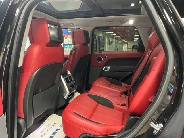 Land Rover Range Rover Sport — Фото автомобиля 12