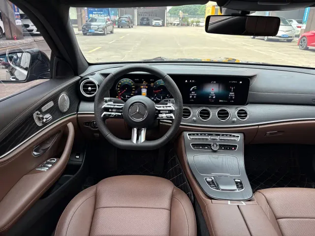 Mercedes-Benz E-Class — Фото автомобиля 7