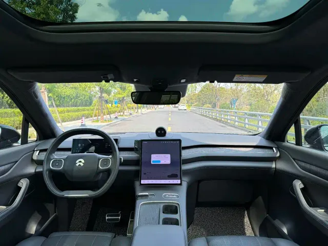 Nio ES8 — Фото автомобиля 14