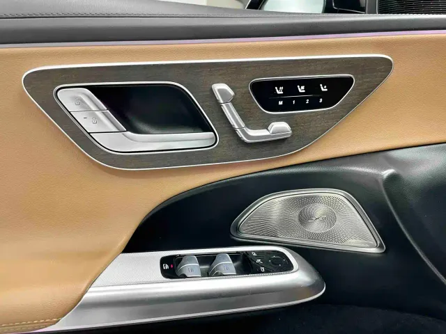 Mercedes-Benz E-Class — Фото автомобиля 10