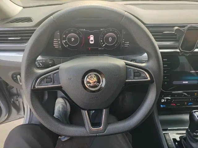 Skoda Superb — Фото автомобиля 10
