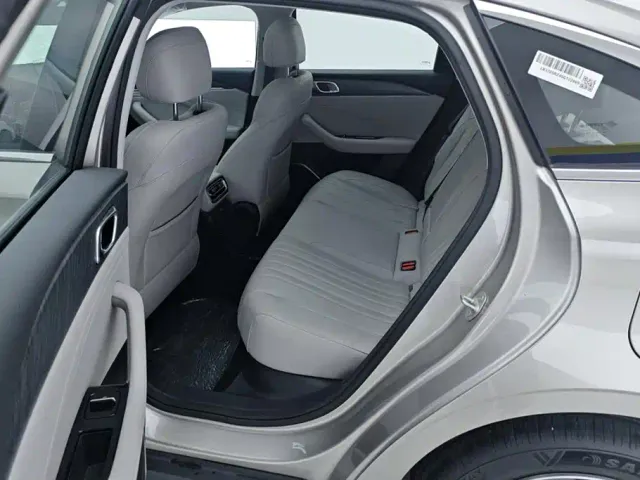 Geely Galaxy Stellar 6 — Фото автомобиля 11