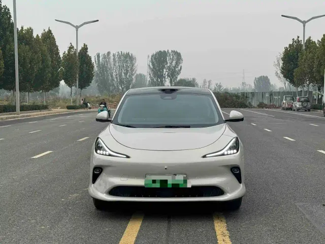 IM Motors LS6 — Фото автомобиля 2