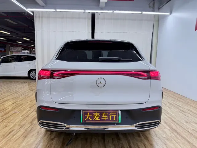 Mercedes-Benz EQE SUV — Фото автомобиля 4
