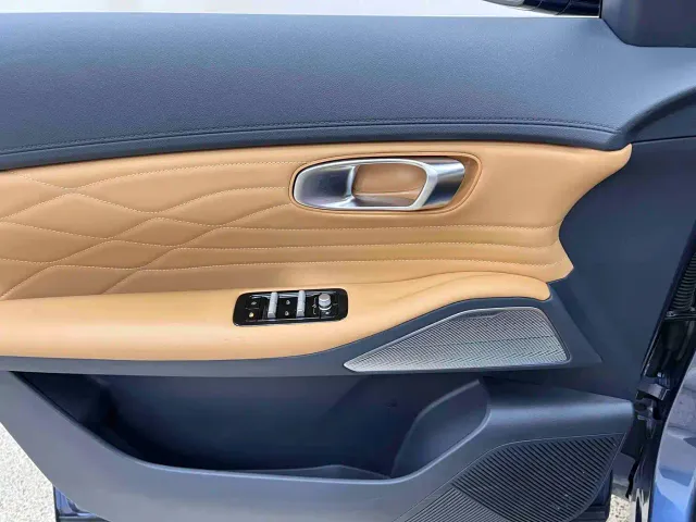 Geely Galaxy Starship 7 EM-i — Фото автомобиля 13