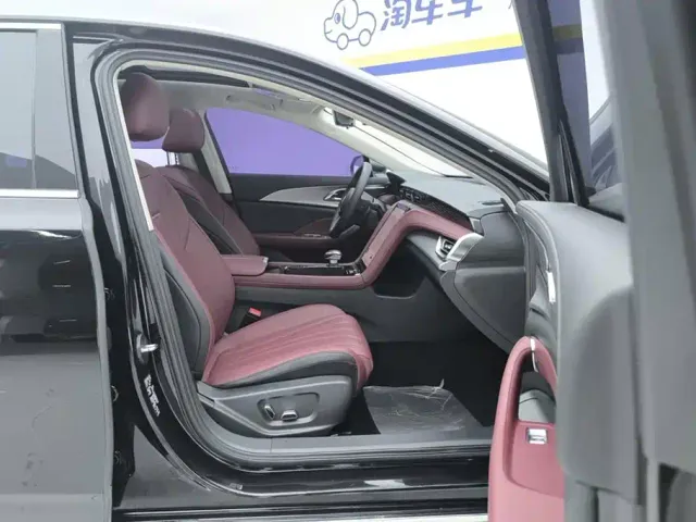 Hongqi H5 — Фото автомобиля 8