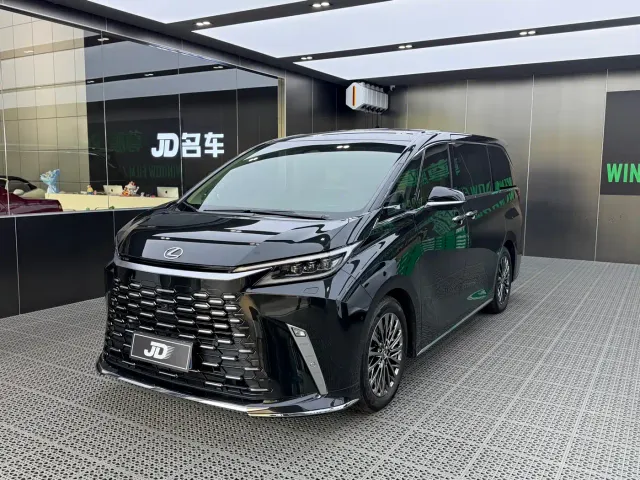 Фотография автомобиля — Lexus LM
