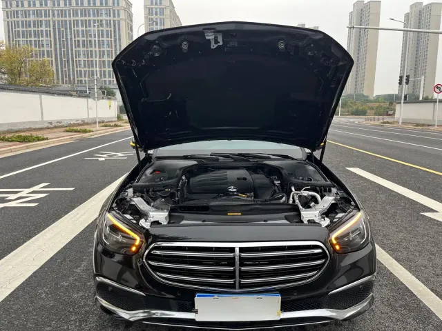 Mercedes-Benz E-Class — Фото автомобиля 13