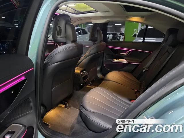 Mercedes-Benz E-Class — Фото автомобиля 12