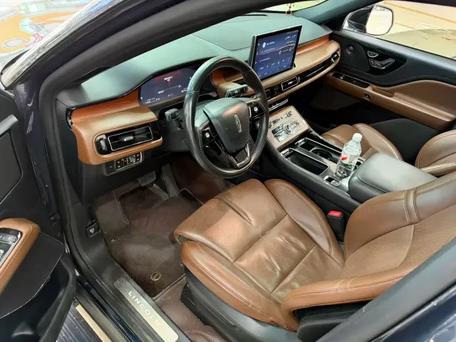 Lincoln Aviator — Фото автомобиля 5