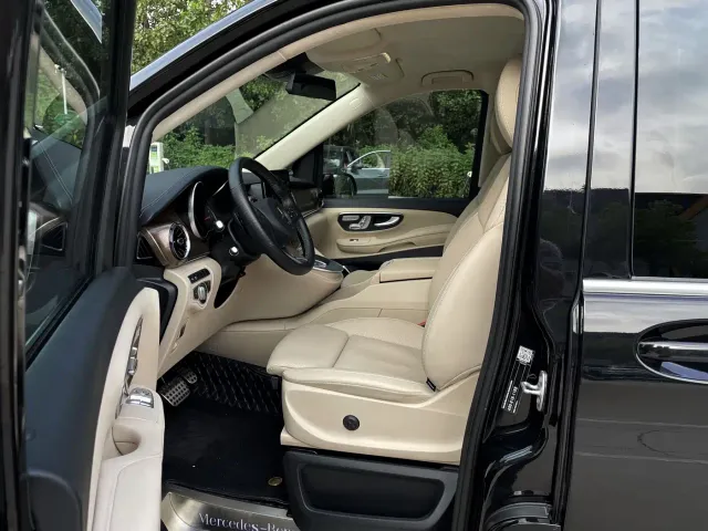 Mercedes-Benz V-Class — Фото автомобиля 6