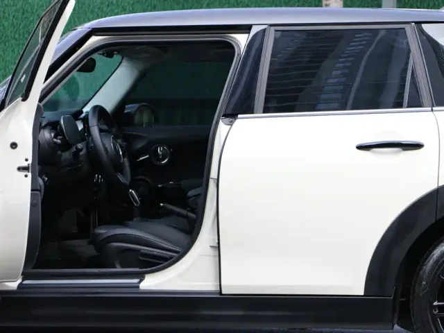 MINI Hatch — Фото автомобиля 23