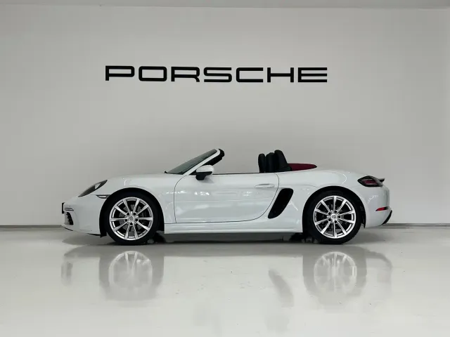 Porsche 718 — Фото автомобиля 2