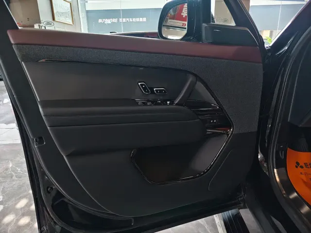 Land Rover Range Rover Sport — Фото автомобиля 7