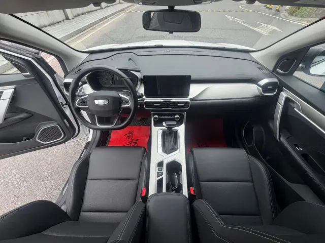 Geely Binyue — Фото автомобиля 11