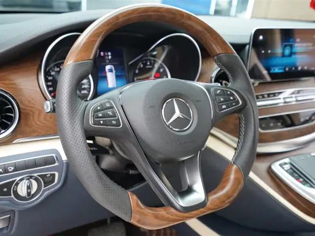 Mercedes-Benz V-Class — Фото автомобиля 7