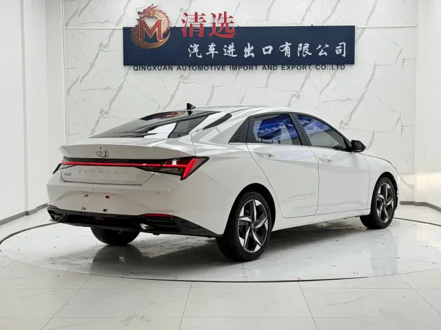 Hyundai Elantra — Фото автомобиля 6