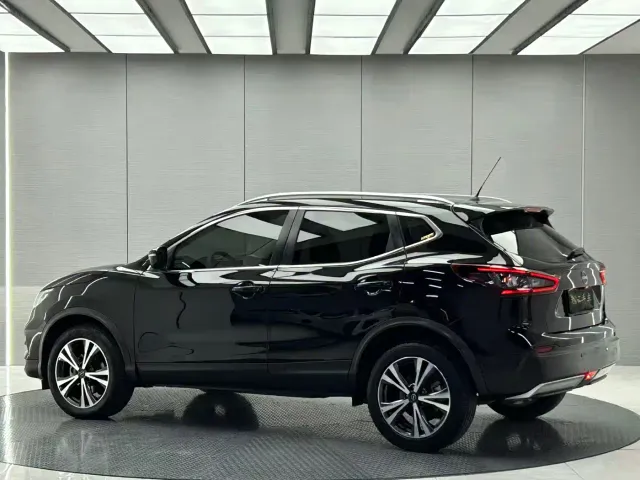 Nissan Qashqai — Фото автомобиля 3