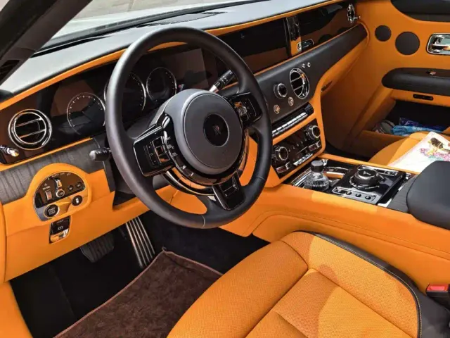 Rolls-Royce Ghost — Фото автомобиля 9