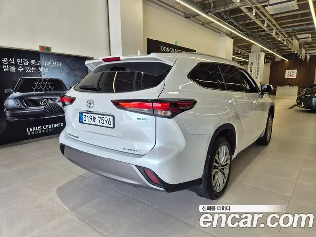 Toyota Highlander — Фото автомобиля 2