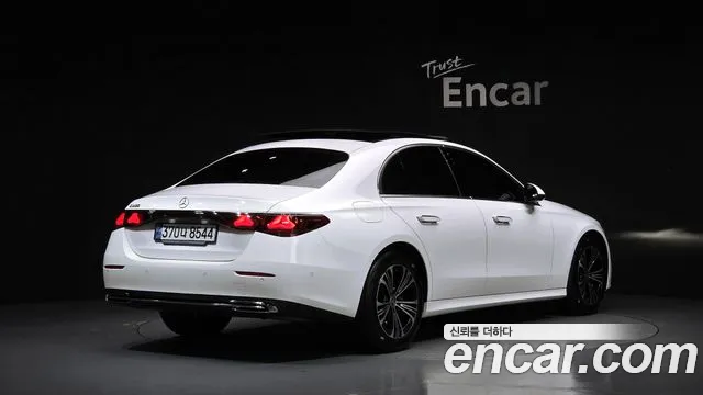 Mercedes-Benz E-Class W214 — Фото автомобиля 2