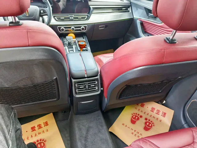 Hongqi HS5 — Фото автомобиля 10
