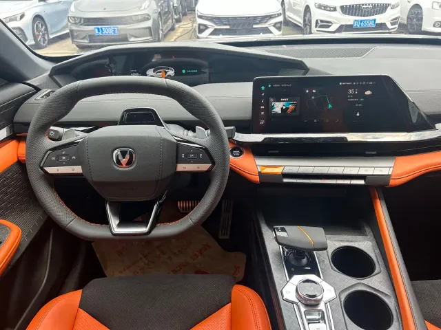 Changan UNI-V — Фото автомобиля 6