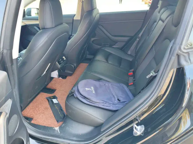 Tesla Model 3 — Фото автомобиля 6
