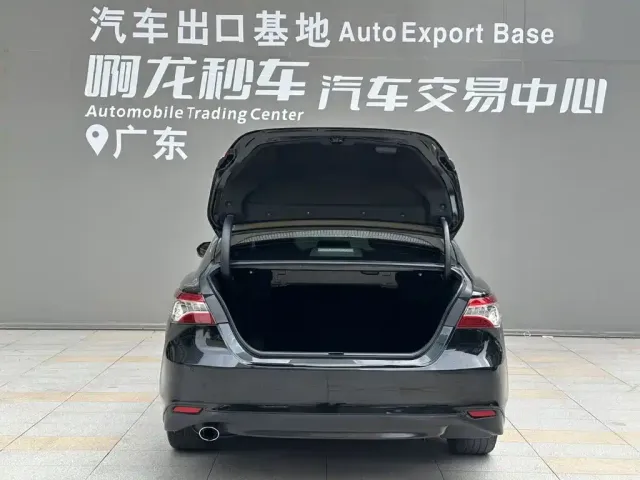 Toyota Camry — Фото автомобиля 14
