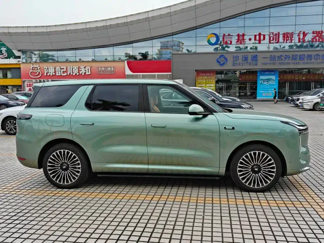 IM Motors LS8 — Фото автомобиля 5
