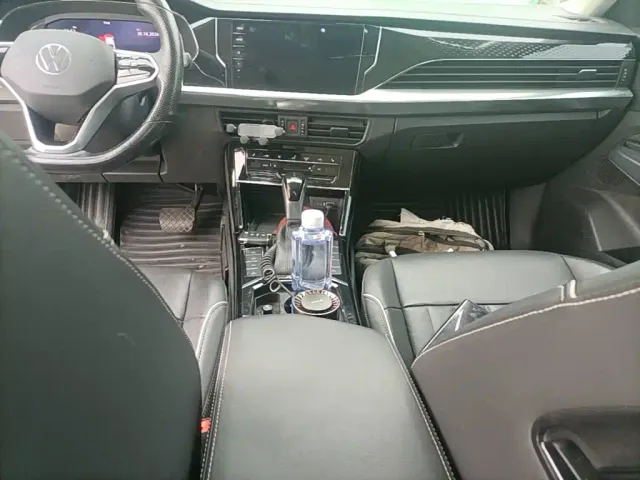 Volkswagen Passat — Фото автомобиля 13