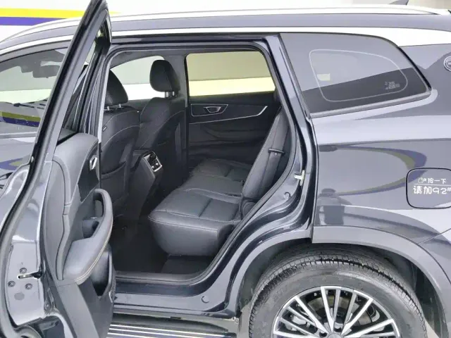 Chery Tiggo 8 — Фото автомобиля 11