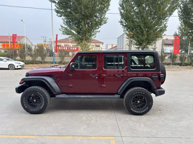 Jeep Wrangler — Фото автомобиля 4