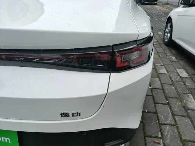 Changan Eado — Фото автомобиля 7
