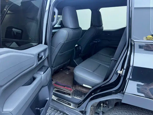 Toyota Prado 2024 2.4T Cross BX Edition 5-Seater — Фото автомобиля 4