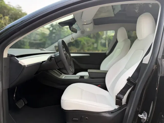 Tesla Model Y — Фото автомобиля 5