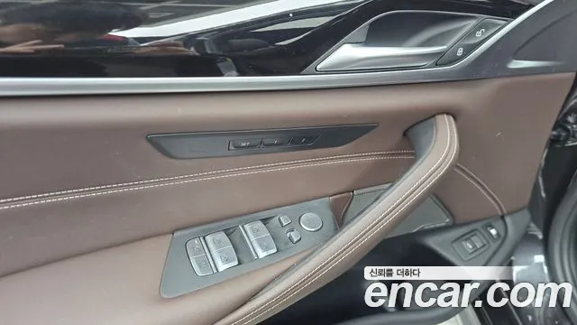 BMW 5 Series — Фото автомобиля 28