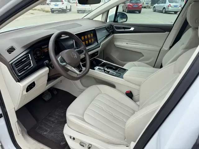 Volkswagen Viloran 2024 330TSI Luxury Edition — Фото автомобиля 4