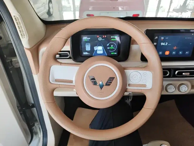 Wuling Hongguang Mini EV — Фото автомобиля 10