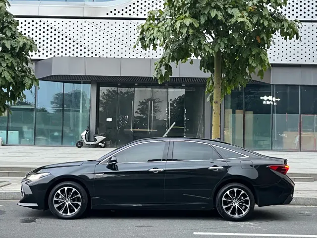 Toyota Avalon — Фото автомобиля 8