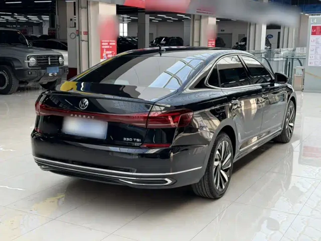 Volkswagen Passat — Фото автомобиля 11
