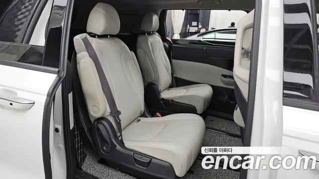Kia Canival Carnival 4 поколение Бензин 7 мест Outdoor — Фото автомобиля 12